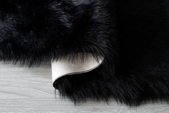 Black Fur Runner 2x6 ft