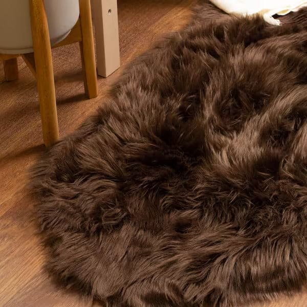 Brown Small Fur Throw 2x3 ft